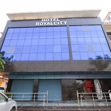 Oyo 6908 Hotel Royal City Āzamgarh Kültér fotó