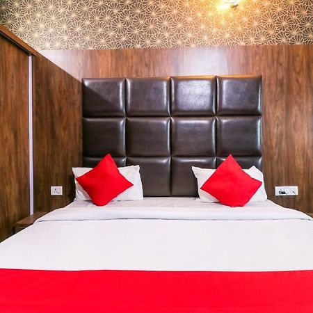 Oyo 6908 Hotel Royal City Āzamgarh Kültér fotó