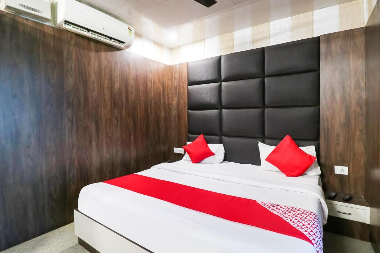 Oyo 6908 Hotel Royal City Āzamgarh Kültér fotó