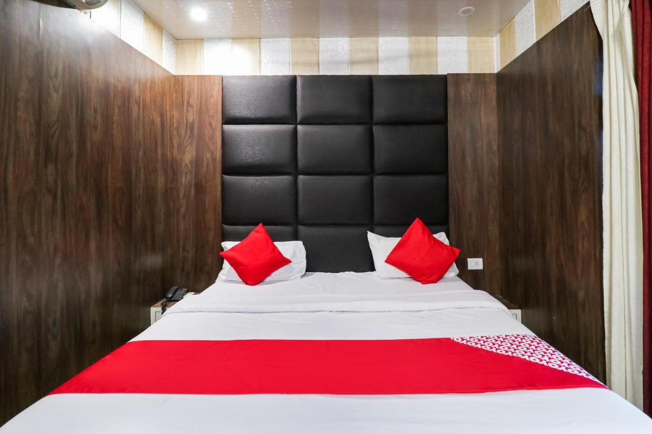 Oyo 6908 Hotel Royal City Āzamgarh Kültér fotó