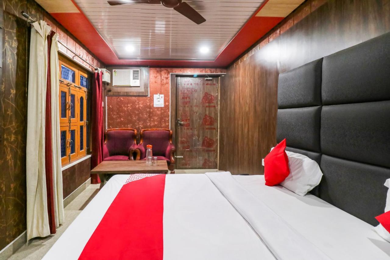 Oyo 6908 Hotel Royal City Āzamgarh Szoba fotó