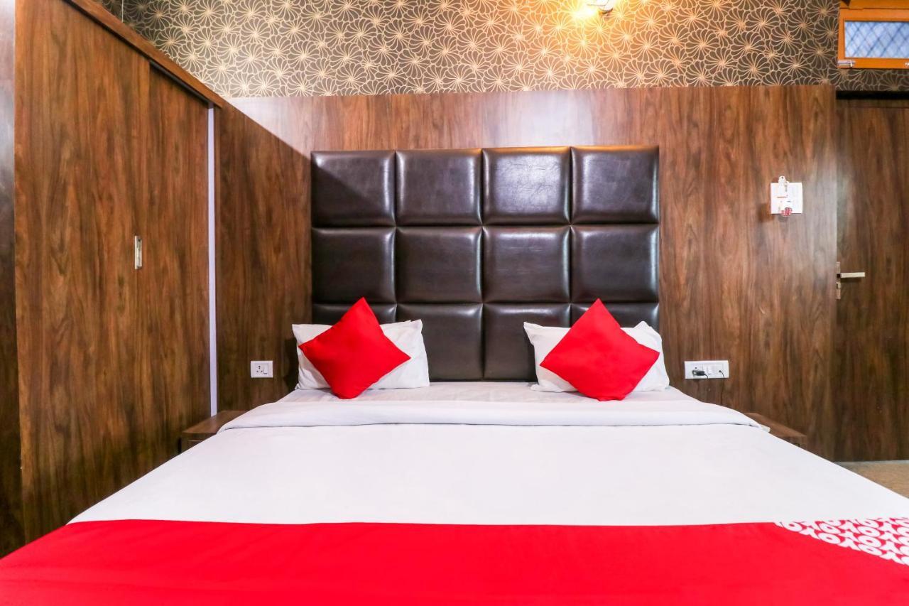 Oyo 6908 Hotel Royal City Āzamgarh Kültér fotó