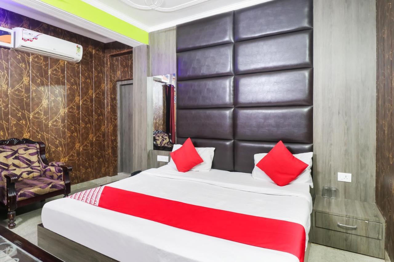 Oyo 6908 Hotel Royal City Āzamgarh Szoba fotó