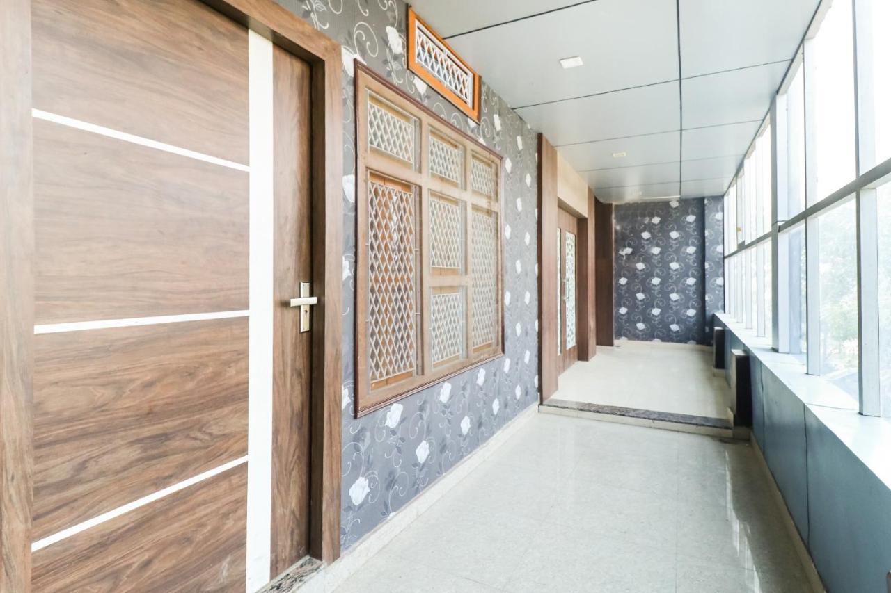 Oyo 6908 Hotel Royal City Āzamgarh Kültér fotó