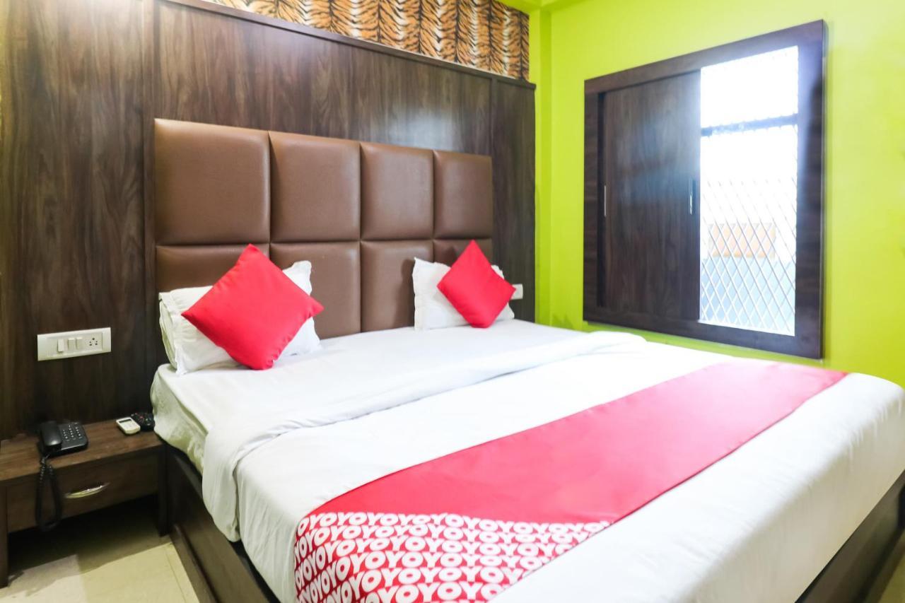 Oyo 6908 Hotel Royal City Āzamgarh Kültér fotó