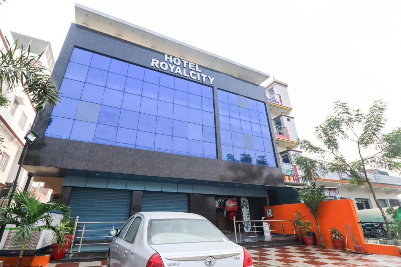 Oyo 6908 Hotel Royal City Āzamgarh Kültér fotó